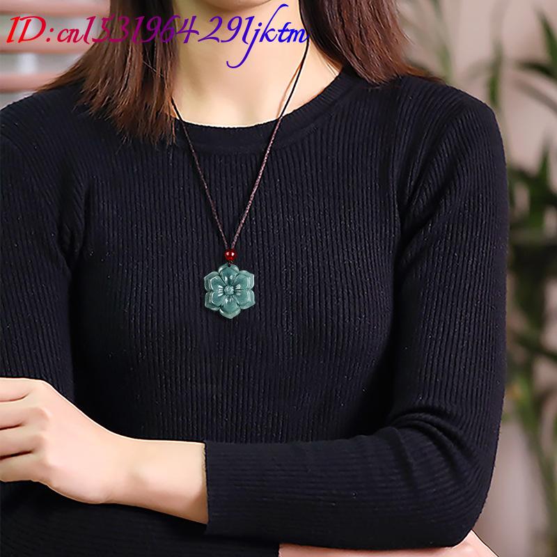 Burmese Jadeite Flower Pendant - Vintage Necklace recension och pris