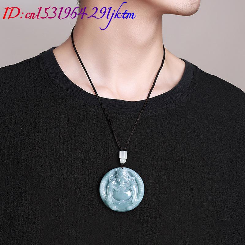 Burmese Jadeite God of Wealth  - Vintage Necklace recension och pris